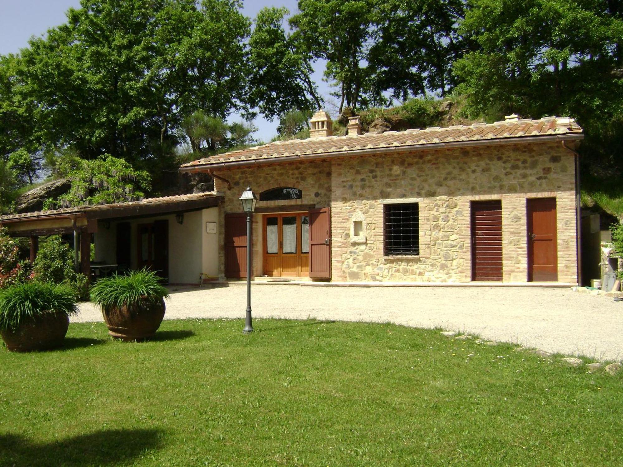 Sassi Bianchi Guest House Sensano Luaran gambar